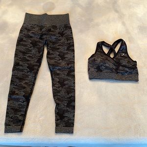 Gymshark Camo Seamless Leggings and Sports Bra Set in Black size small